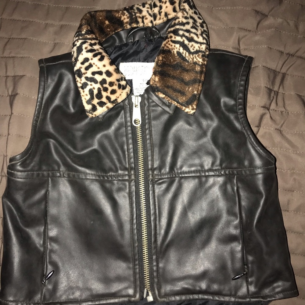 BB Dakota Kids Faux Leather Vest with Animal print collar (Vintage)